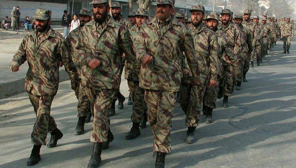 «Ταλιμπανοποιείται» το Αφγανιστάν: Μονάδες του Στρατού παραδίδονται στους αντάρτες!