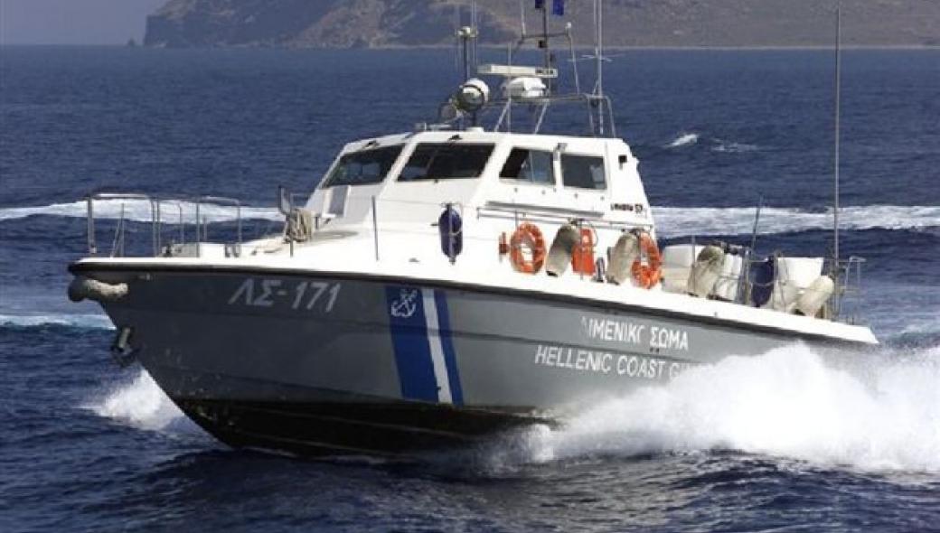 Σάμος: Χειροπέδες σε 43χρονο Έλληνα που βιντεοσκοπούσε σκάφη του Λιμενικού