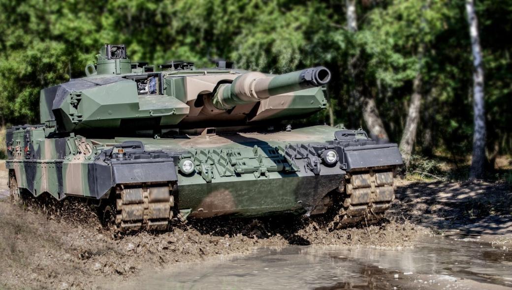 Πολωνία: Παραδόθηκαν  στον Στρατό δύο ακόμη εκσυγχρονισμένα Leopard 2A4