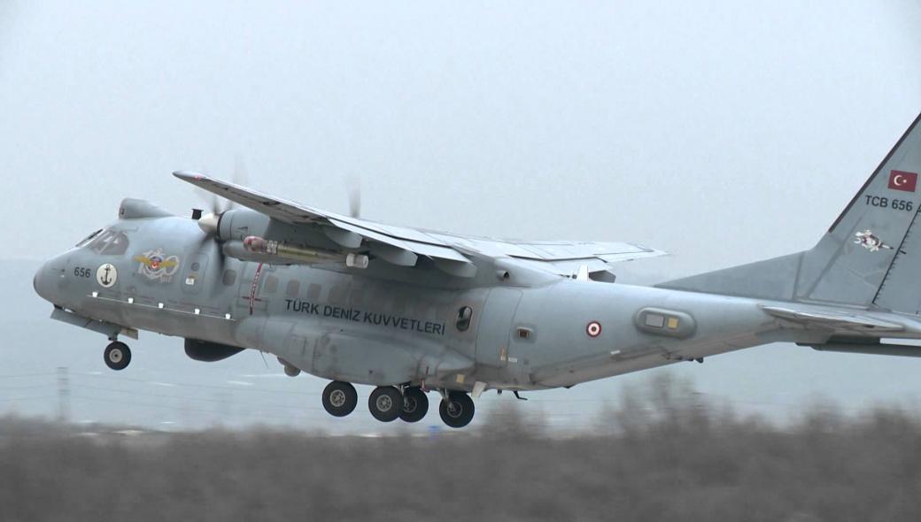 «Όργωσαν» πάλι το Αιγαίο τα τουρκικά CN-235 – 25 παραβιάσεις του ΕΕΧ