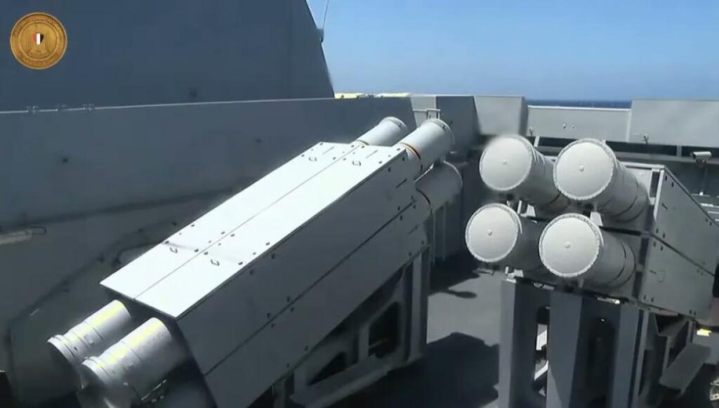 Αίγυπτος: Εκτόξευση βλήματος Exocet από τη φρεγάτα Tahya Misr κλάσης Aquitaine