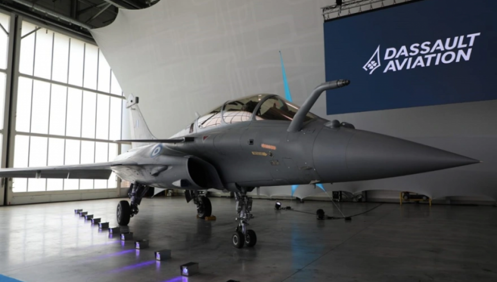 Δείτε το πρώτο από τα 18 μαχητικά Rafale που παρέλαβε η Ελλάδα (βίντεο)