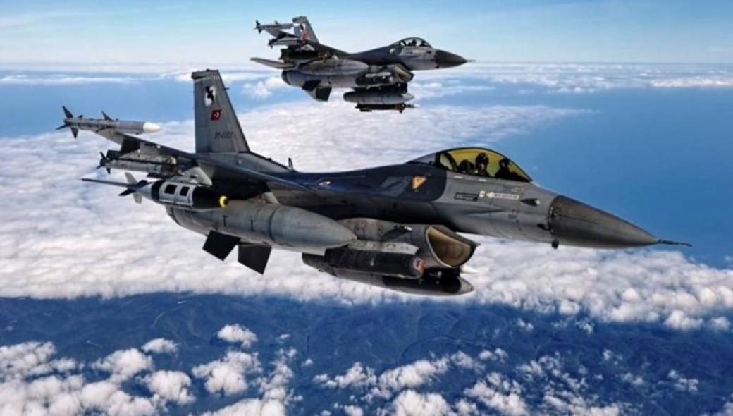 Τουρκικά F-16 σε μπαράζ παραβιάσεων και τρεις εμπλοκές στο Αιγαίο