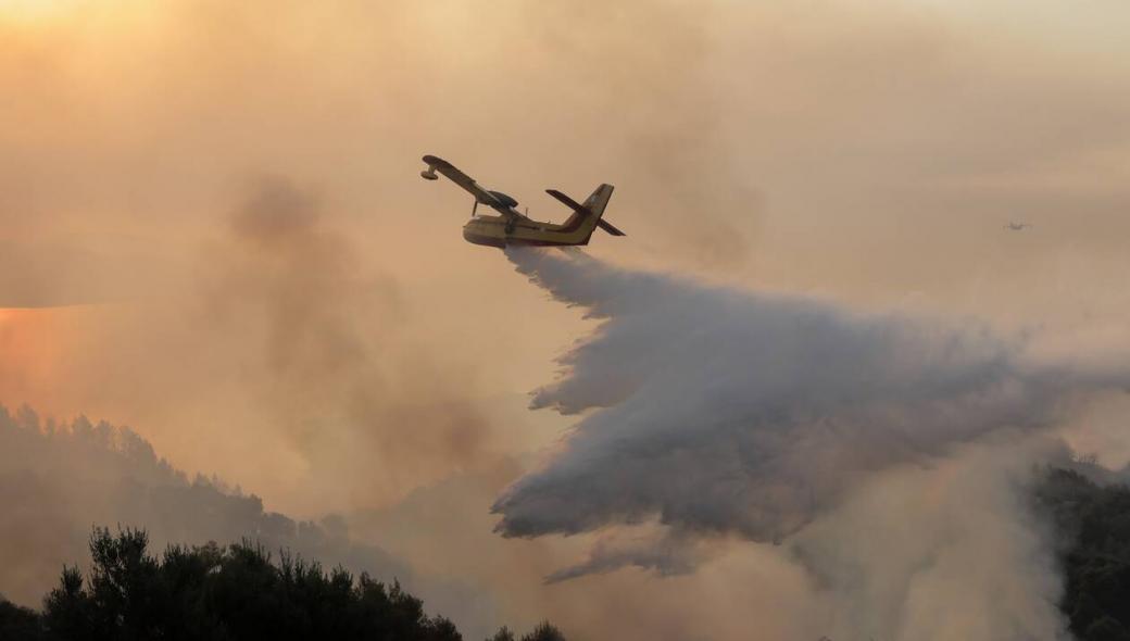 Η Ελλάδα κάηκε με 2 μποφόρ και δεν παραιτείται κανείς: Γιατί έμειναν καθηλωμένα τα Canadair