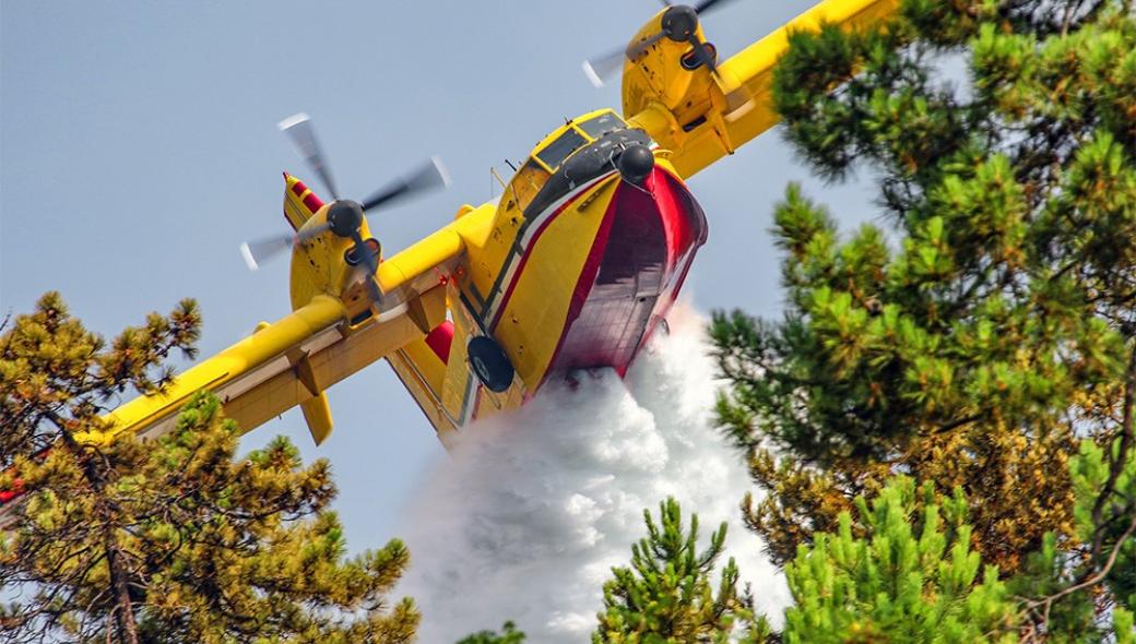 Μέσα στο κόκπιτ των Canadair και των Chinook (βίντεο)