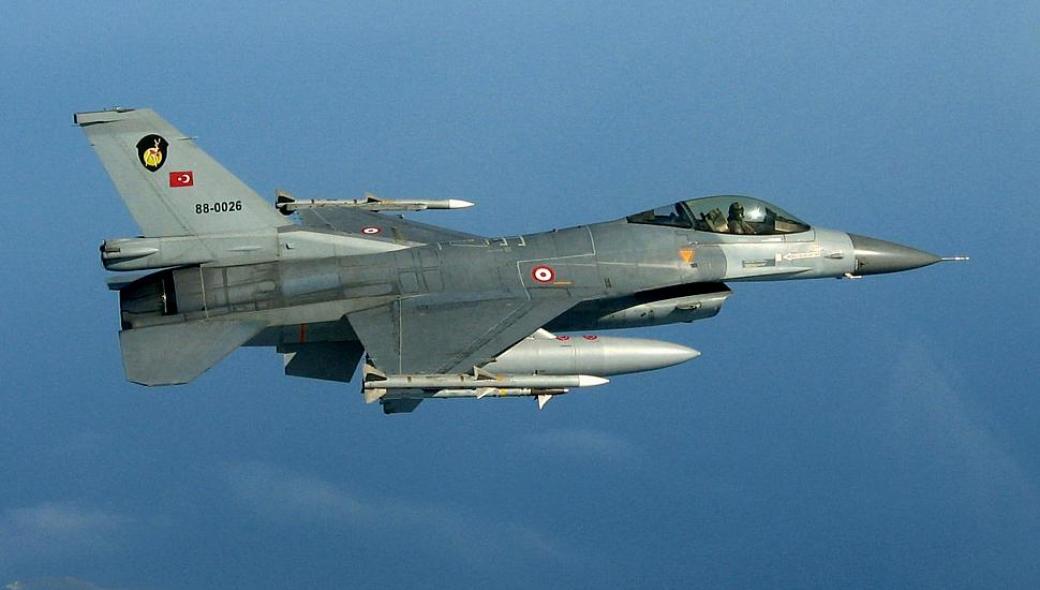 Υπερπτήσεις δύο τουρκικών F-16 πάνω από ελληνικά νησιά σήμερα το πρωί