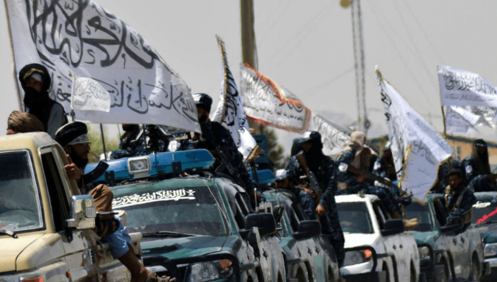 Κανταχάρ: Οι Ταλιμπάν πραγματοποίησαν στρατιωτική παρέλαση με αμερικανικά οχήματα