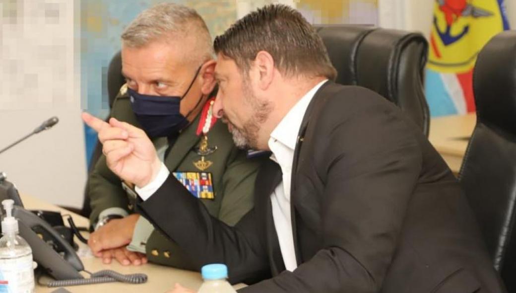 Ο Ν.Χαρδαλιάς θα είναι ο επόμενος Υπουργός Εθνικής Άμυνας; – Η ξενάγηση στα άδυτα του υπουργείου