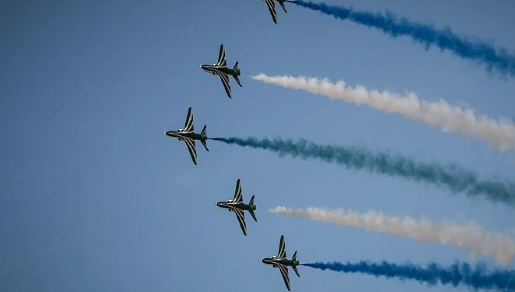 Athens Flying Week: «Έκλεψαν» τα βλέμματα το γαλλικό Rafale, η ομάδα «Ζευς» & το ελληνικό Spitfire