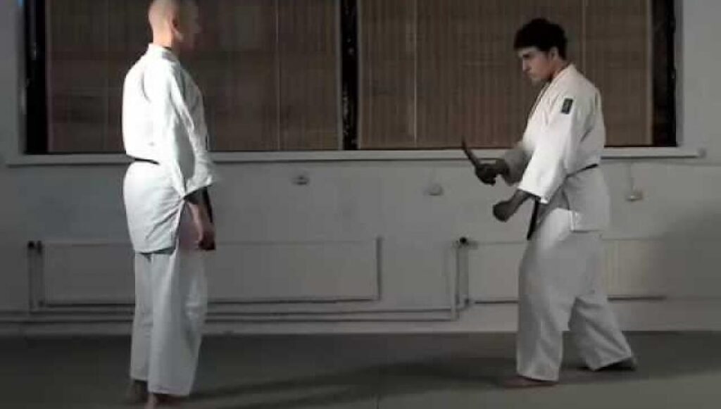 54 τεχνικές JuJutsu για άμεση εφαρμογή στον δρομο (ή περίπου) (βίντεο)