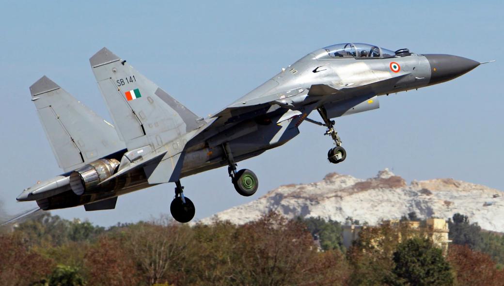 Ινδικά Su-30 και ιαπωνικά F.2 «απέναντι» από τα κινεζικά J-20 και J-15