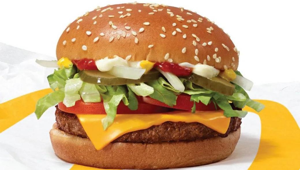 Περίεργα πειράματα από τα McDonald’s: Προσφέρουν burger με γεύση κρέατος χωρίς κρέας…
