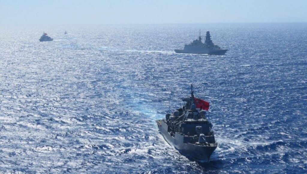 Τουρκικές ασκήσεις ανάμεσα σε Λέσβο και Χίο: «Έχετε δικαιώματα μόνο 6 ν.μ. από τις ακτές των νησιών»