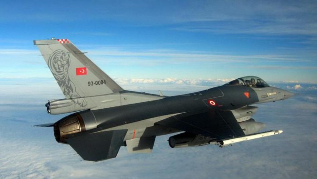Der Spiegel: «Τουρκικά μαχητικά πετούν πάνω από ελληνικά κατοικημένα νησιά»