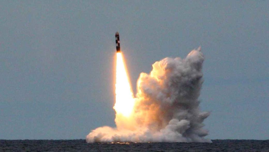 Συντονισμένες εκτοξεύσεις: Τον βαλλιστικό πύραυλο του Γ΄ΠΠ εκτόξευσε η Ρωσία από υποβρύχιο Borei!