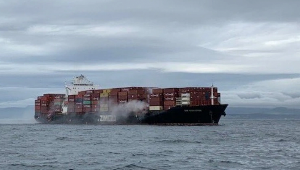 Καναδάς: Συναγερμός για φωτιά σε πλοίο μεταφοράς εμπορευματοκιβωτίων – Εκλύονται τοξικά αέρια