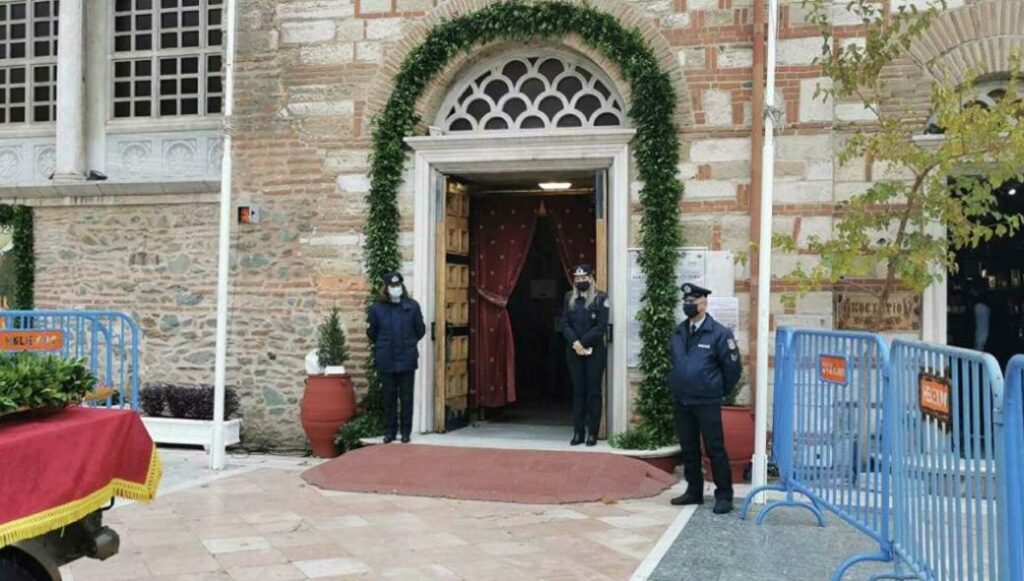 Έστειλαν σκυλιά ανίχνευσης στον Ιερό Ναό του Αγίου Δημητρίου!