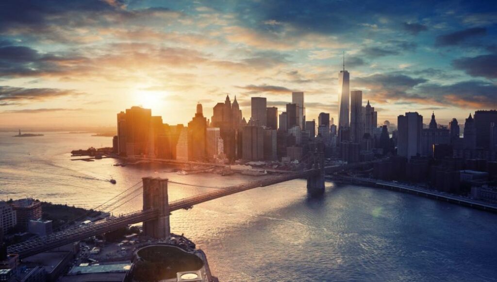 Οι ΗΠΑ ανοίγουν τα σύνορά τους για ταξίδια από το εξωτερικό αλλά με… εμβόλιο