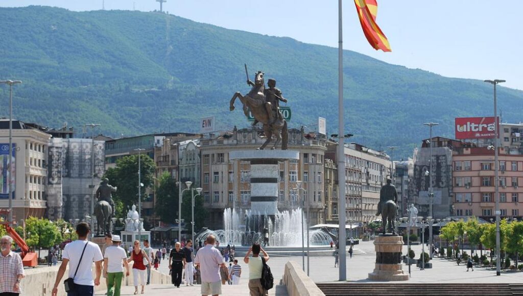 Ύπουλη κίνηση των Τούρκων εν αναμονή VMRO: Ο δήμαρχος Σμύρνης επισκέφτηκε τα Σκόπια