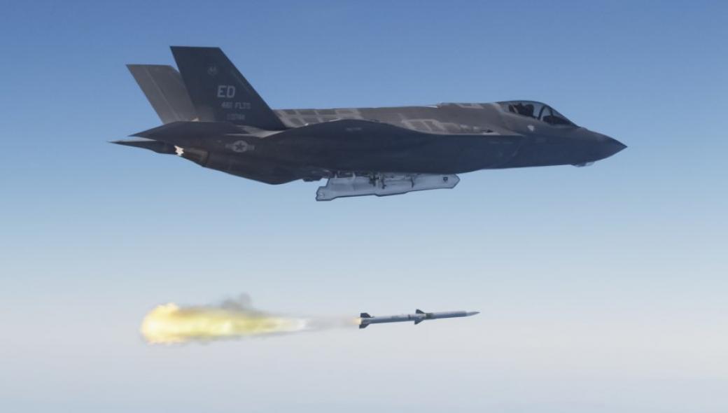 Εγκρίθηκε από την αμερικανική Γερουσία η προμήθεια 280 πυραύλων AIM-120C-7/C-8 στο Ριάντ