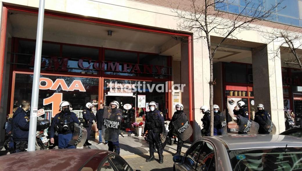 Συμπλοκή αντίπαλων ομάδων Ρομά στα δικαστήρια της Θεσσαλονίκης!