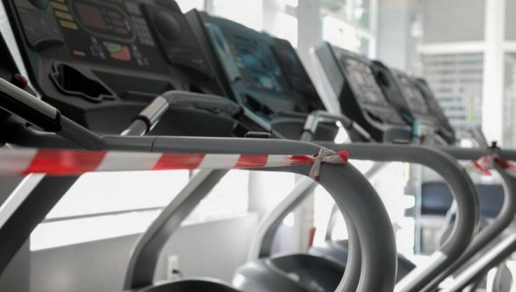 Γυμναστήρια και εστίαση φοβούνται για νέα χειρότερα μέτρα το 2022
