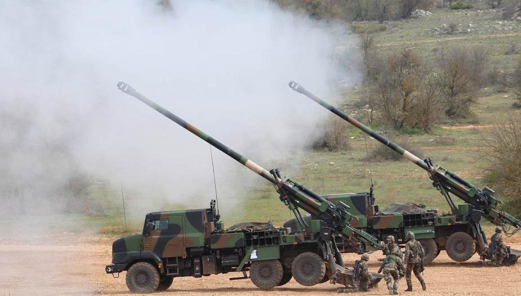 CAESAR: Βολή στα 46 χιλιόμετρα με κατευθυνόμενο πυρομαχικό Μ-982 Excalibur