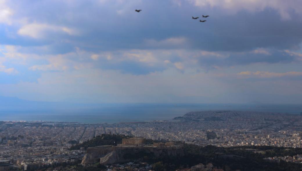 Βίντεο: Όταν τα Rafale πέταξαν πάνω από την Ακρόπολη
