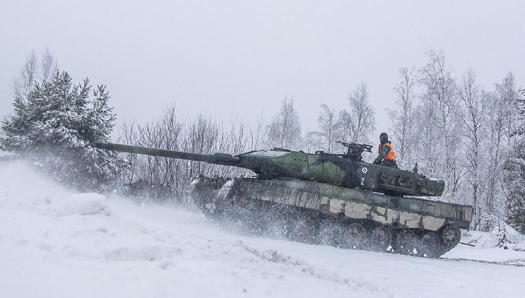 Φινλανδία: Οδηγοί Leopard 2A6 εκπαιδεύονται στον πάγο και στο χιόνι (βίντεο)