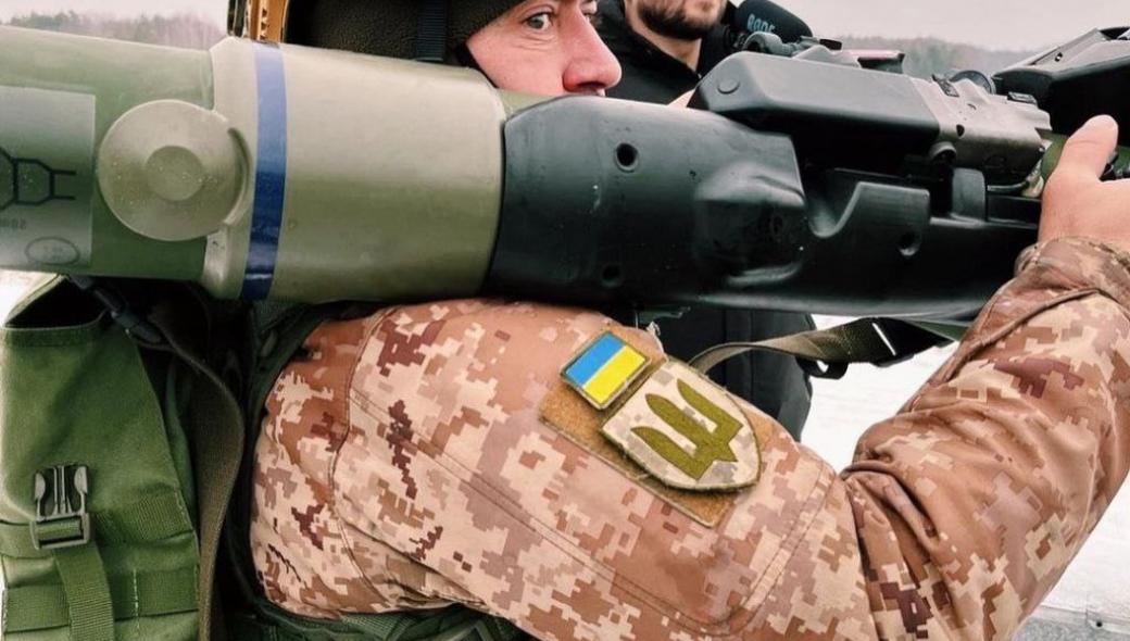 Ο ουκρανικός Στρατός ξεπακετάρισε τους αντιαρματικούς πυραύλους που παρέλαβε από την Βρετανία