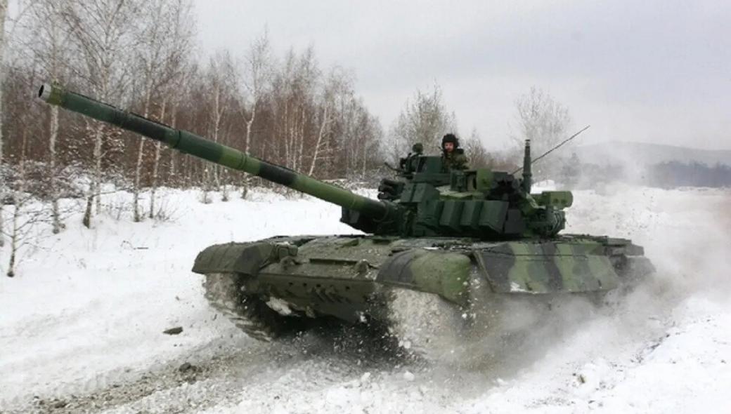 Ξεφορτώνει T-72 ο ρωσικός Στρατός στο Βορονέζ (βίντεο)