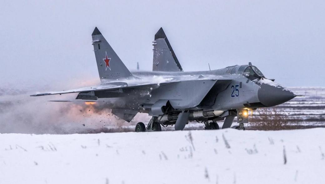 Ρωσία: Αεροσκάφος αναχαίτισης MiG-31 βγήκε εκτός διαδρόμου – Δεν τραυματίστηκε το πλήρωμα