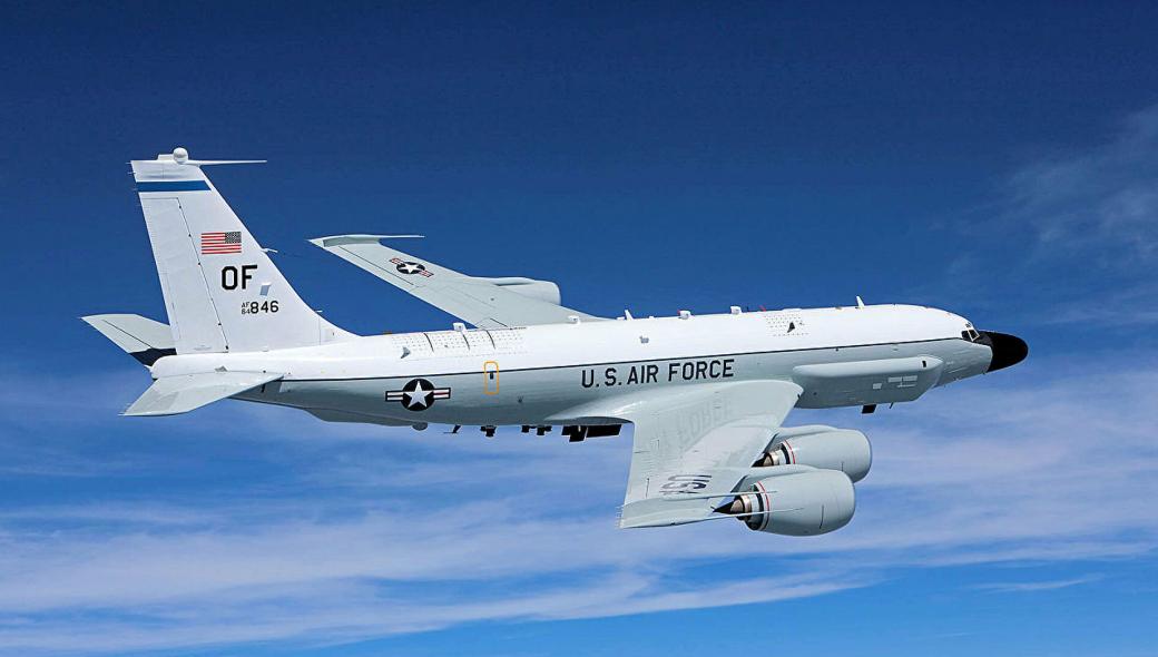 Αμερικανικό Boeing RC-135V πλησίασε στα 60 χλμ. τις αυτόνομες «δημοκρατίες του Ντόνμπας»