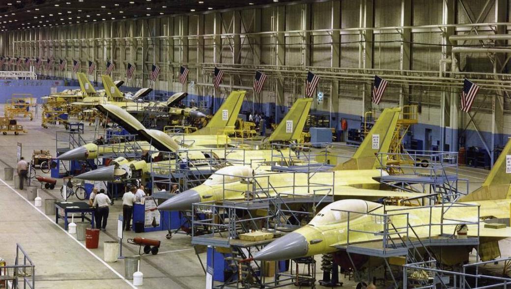 Η ΕΑΒ ανακοίνωσε την παράδοση του πρώτου τμήματος ατράκτου του F-16 στην Lockheed Martin