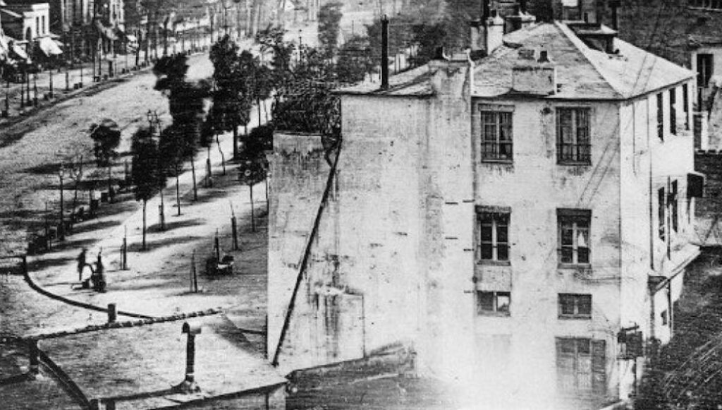 Αυτή είναι η πρώτη φωτογραφία ανθρώπου στην ιστορία – Έτος 1838! (φωτό)