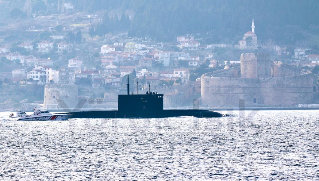 Υποβρύχιο του ρωσικού Ναυτικού οπλισμένο με βλήματα Kalibr πλέει προς Μαύρη Θάλασσα