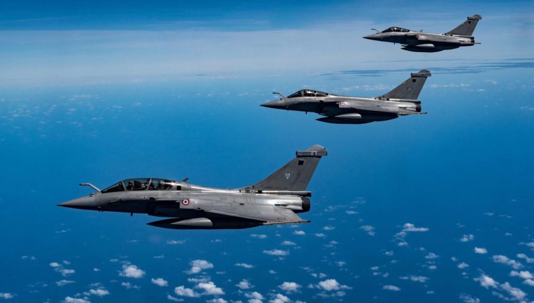 Επιδείνωση: Η Γαλλία διέθεσε 8 Rafale στο ΝΑΤΟ – Σε θέσεις μάχης οι ρωσικές δυνάμεις, λένε οι ΗΠΑ