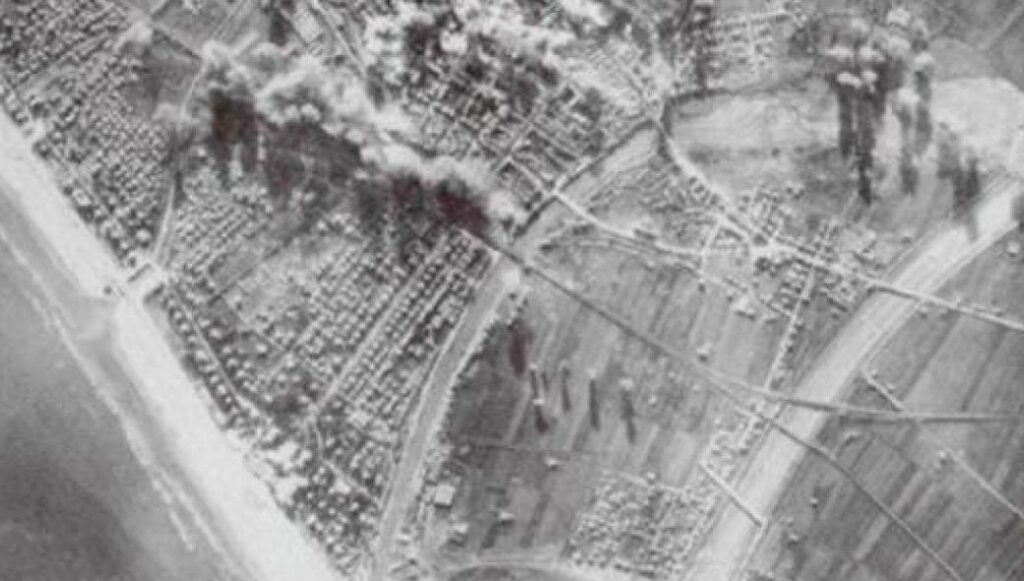 Σπάνιο βίντεο από τον βομβαρδισμό του Πειραιά το 1944 από τους Συμμάχους – 5.500 νεκροί