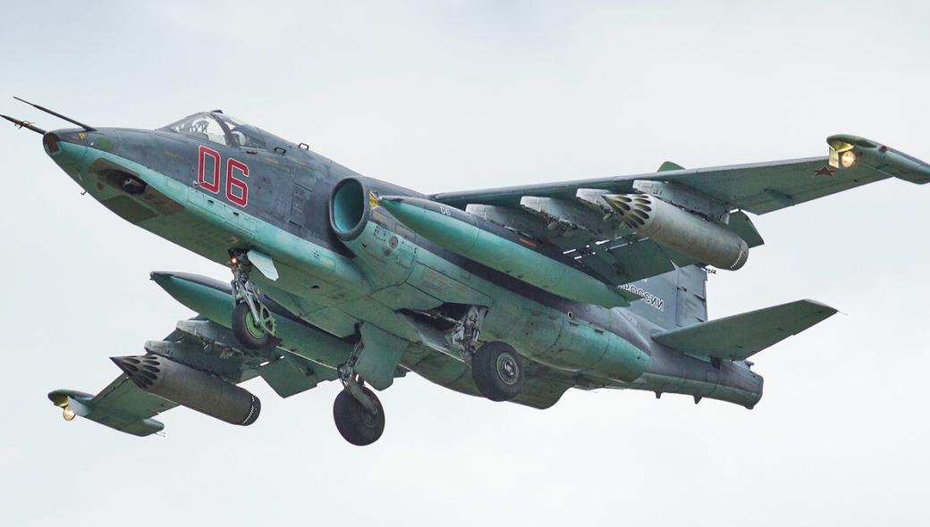 Η Μόσχα επιβεβαίωσε την απώλεια μαχητικού Su-25; «Ήταν από λάθος χειρισμό – Όχι από εχθρικό πυρ»