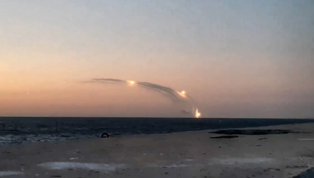 Επέμβαση στην Ουκρανία: Πύραυλοι cruise εκτοξεύθηκαν από τα ανοιχτά της Κριμαίας (βίντεο)