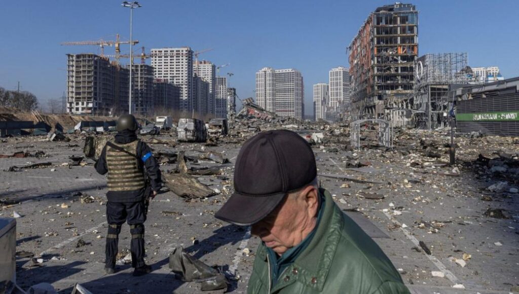 «Έτοιμοι να πολεμήσουν οι μισοί Ουκρανοί» λέει εταιρεία δημοσκοπήσεων του Ζελένσκι