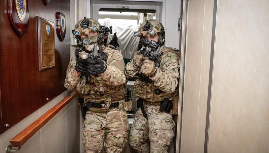 SEA GUARDIAN: Oι Έλληνες βατραχάνθρωποι εν δράσει (βίντεο, φωτό)