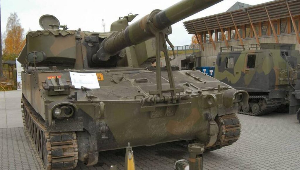 Πυροβόλα Μ-109 στέλνει η Νορβηγία και ΤΟΜΠ η Δανία στην Ουκρανία