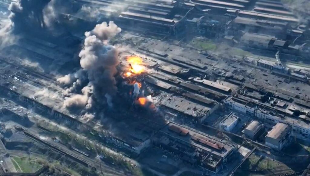 Ρωσική επίθεση στο Azovstal: Κατέστρεψαν την γέφυρα που χρησιμοποιούν για να διαφύγουν οι Ουκρανοί