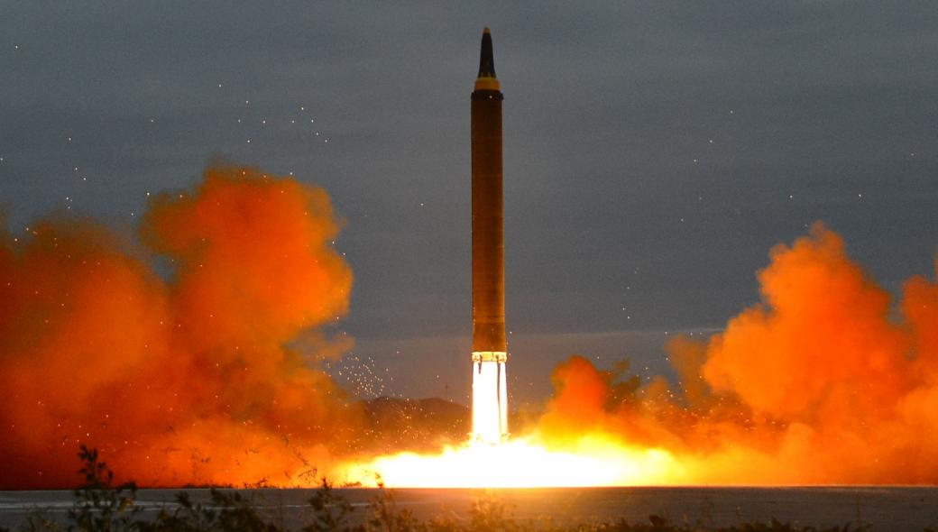 Βόρεια Κορέα: Ένας από τους τρεις βαλλιστικούς πυραύλους που εκτόξευσε ήταν διηπειρωτικός