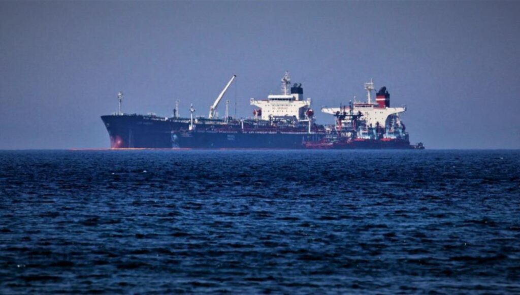 Τεχεράνη προς Αθήνα:«Ή μας πληρώνετε το πετρέλαιο &το πλοίο ή θα κατάσχουμε ένα πλοίο σας κάθε μήνα»