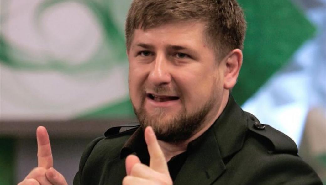 Βίντεο: 20.000 πάνοπλοι Τσετσένοι μαχητές στην ομιλία του Καντίροφ λίγο πριν φύγουν για Ουκρανία!