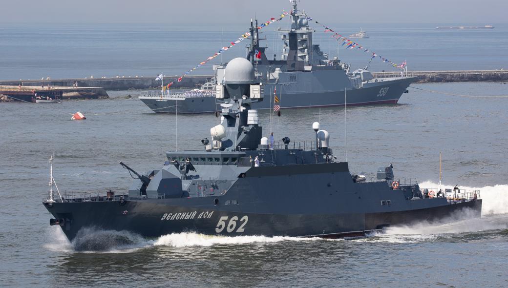 Οι Ρουμάνοι ισχυρίζονται ότι «ρωσικά πολεμικά πλοία βρέθηκαν 140χλμ. από τις ακτές» (βίντεο)