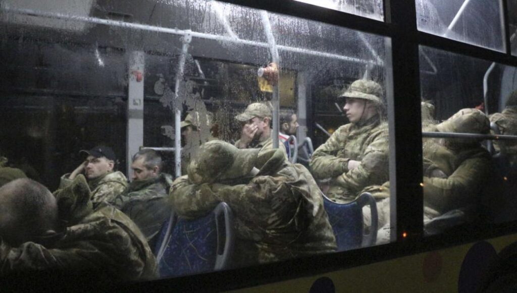 Μόνο 95 από τους 2.000 Αζοφίτες δέχθηκε να ανταλλάξει η Ρωσία με Ρώσους αιχμαλώτους