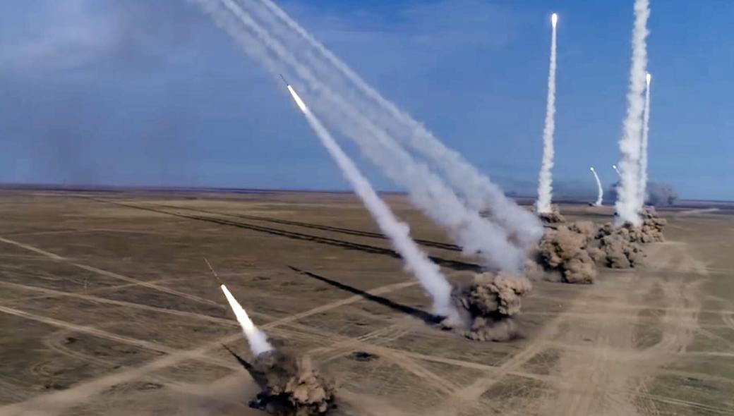 Μια από τα ίδια από το βρετανικό υπουργείο Άμυνας: «Εξαντλείται το απόθεμα των ρωσικών πυραύλων»